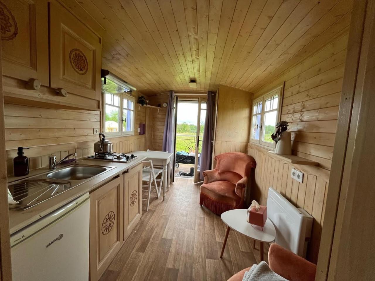 Les Logements Insolites De La Base Nautique Verneuil  Exterior foto